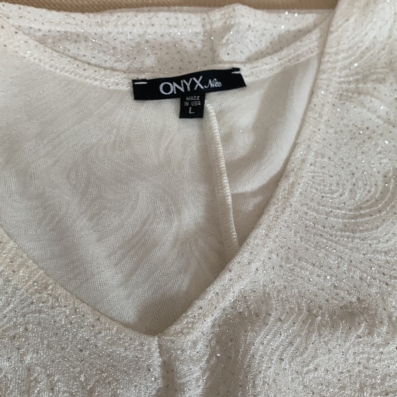 ONYX Nite Sleeveless White V-Neck w/BLING - Picture 2 of 7